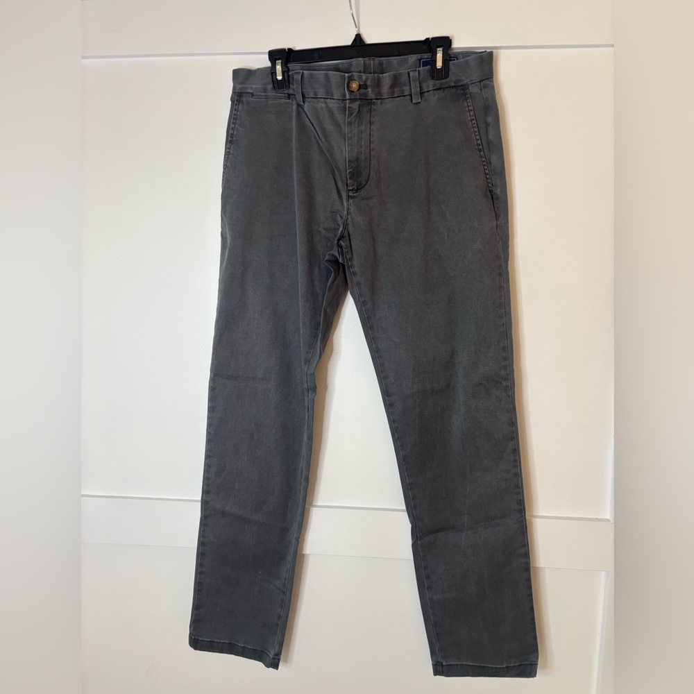 Vineyard Vines Men’s Gray Trousers 33x32 in great condition